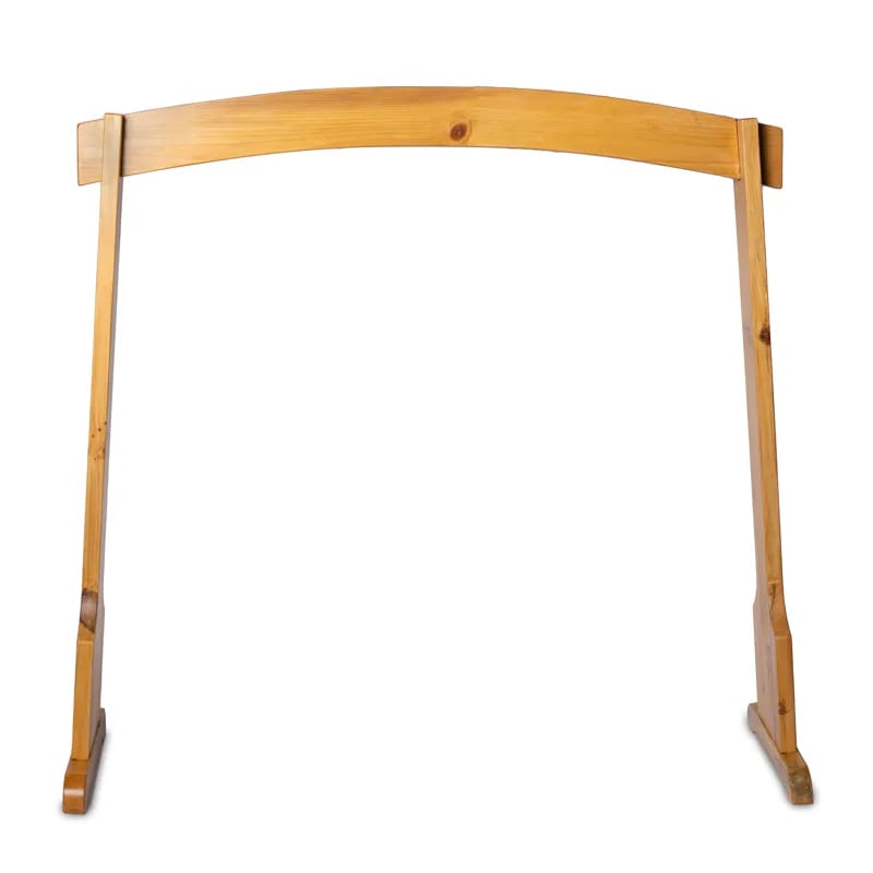 Support de gong en bois massif, pour gongs jusqu'à 100 cm. Convient également aux petits gongs. Fabriqué en bois de pin naturel, laqué. (finition mate). ± 130 x 41 x 128 cm. Poids !: ±6 kg. Fait au Népal