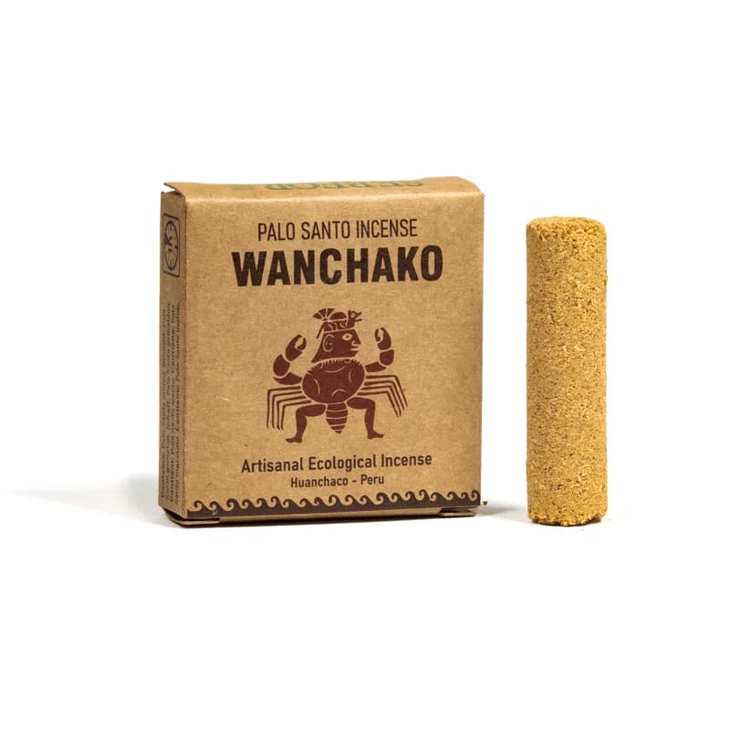 Encens Wanchako fait au Pérou, composé de bois de Palo Santo 100% artisanal. 2 modèles au choix, 100% naturel ou aux 7 herbes. Chaque boîte contient 4 'piles', pouvant être découper en rondelles suivant vos besoins. Aussi puissant que la sauge !