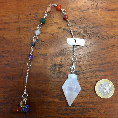 Sélection de pendules, modèles au choix simple ou avec chainette 7 chakras. Pour radiesthésie, pour professionnel ou débutant, parfait !