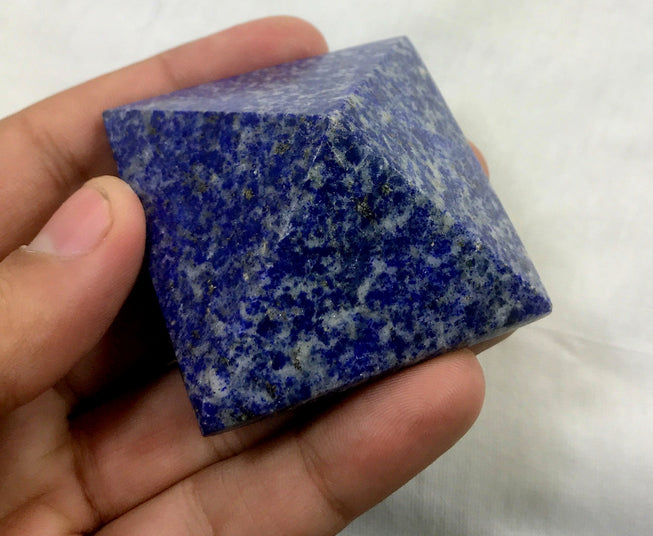 Pyramides en Lapis lazuli de 4 à 5 centimètres, la pierre des Pharaons ! Magnifiques effets, parfait pour la lithothérapie, collection, exposition...!