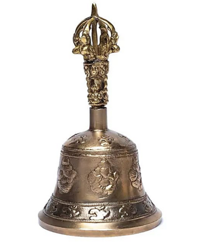 Cloche en bronze avec de belles gravures de Ganesh, du Om et autres beaux détails. 2 tailles au choix de 16 à 21 centimètres. Très belles qualités pour ces outils sacrés !