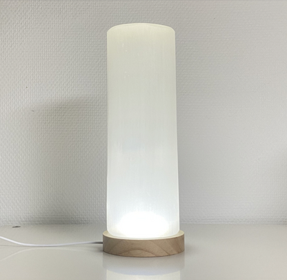 Lampe en Sélénite de forme ronde ou carré de 20 et 25 centimètres, et monolithe de 20, 25 et 40 centimètres. vendu avec cordon et ampoule !