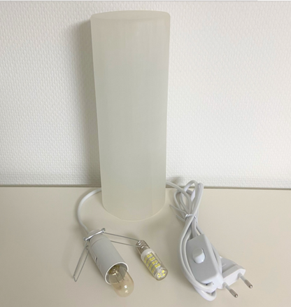 Lampe en Sélénite de forme ronde ou carré de 20 et 25 centimètres, et monolithe de 20, 25 et 40 centimètres. vendu avec cordon et ampoule !