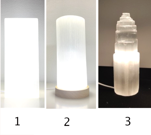 Lampe en Sélénite de forme ronde ou carré de 20 et 25 centimètres, et monolithe de 20, 25 et 40 centimètres. vendu avec cordon et ampoule !