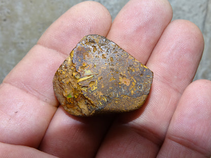 Opale Boulder d'Australie, spècimens au choix. L' opale est fascinante et envoutante ! Le must en matière de pierres, Parfait !