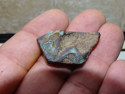 Opale Boulder d'Australie, spècimens au choix. L' opale est fascinante et envoutante ! Le must en matière de pierres, Parfait !