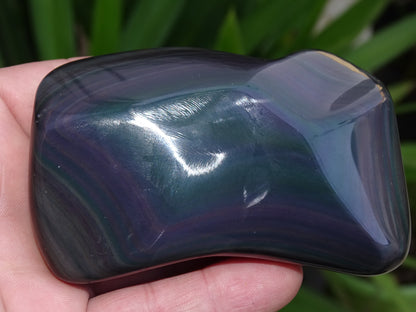 Obsidienne Oeil celeste, de 92 x 57 x 30 mm - 263,8 grammes. Très belle qualité, des couleurs iridesencete incroyables, rare !