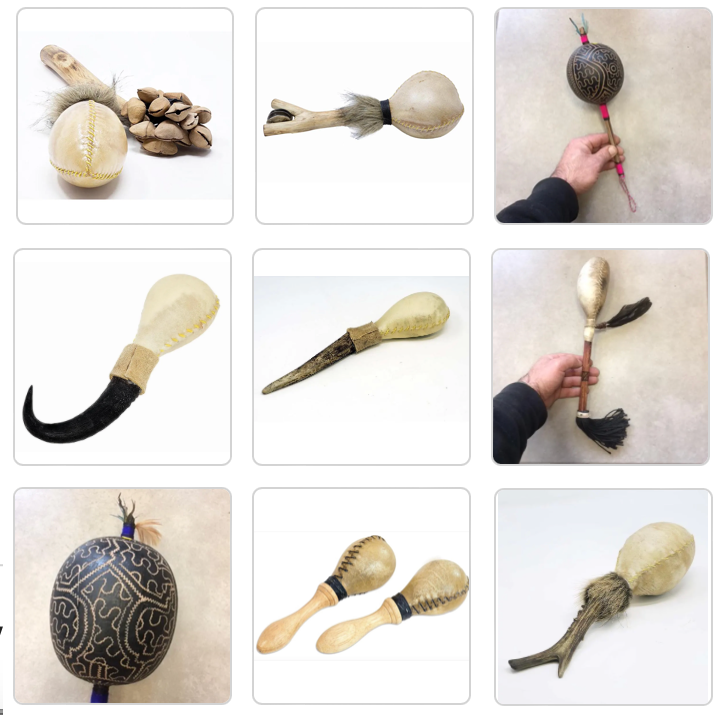 Sélection de hochets/ Maracas de 30 à 40 cms, en bois et peau de chèvre avec graines  ou cymbales. Parfait pour rituels, collection, concerts !.jpg.webp