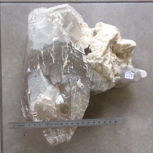 Rare ! Quartz/ Cristal de roche géant de 14,3 kilogrammes venant de l'Himalaya, côté Pakistan. Magnifique spécimen, impressionnant et très puissant!