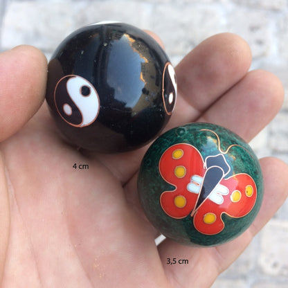 Boules Chinoise ou Boules de santé 'sonore', 6 modèles/ 2 Tailles au choix. Livrées dans un coffret luxueux rouge, bleu ou vert. Parfait en Mèdecine chinoise !