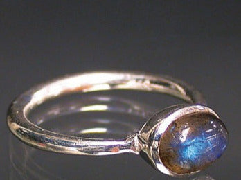 Bague en Argent 925 labradorite ronde ovale, disponible de la taille (Fr) 53 à 56. Modèle simple et élégant ! parfait !