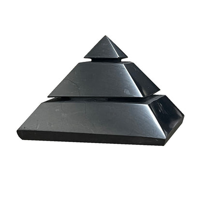 Sélection de pyramides en Shungite, 3 modèles, de 4 à 5 centimètres, une pierre légère, douce et magique ! Protège des ondes et permet l'ancrage, parfait pour la lithothérapie, collection, exposition...!