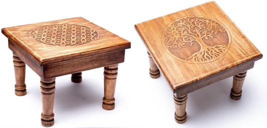 Table d'appoint/ Autel, en bois d'acacia avec motifs gravés de la 'fleur ou arbre de vie', 30X30X23 cm/ 2250 grammes. Haute qualité du symbole de la fleur de vie.  Fini avec un vernis à la cire. Assemblage facile avec les pieds à visser.