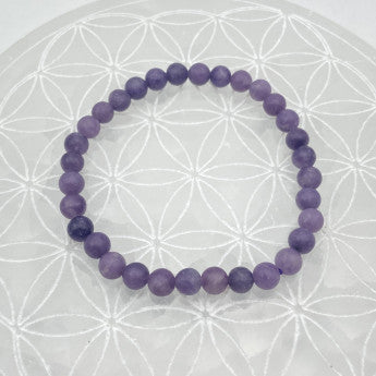 Lépidolite, perles rondes de 6 et 8 mm, vendu en : fil de perle 38/39 cm, en bracelet de 17 à 21cm, en collier de 45 ou sautoir de 60cm. Qualité AA à AAA, superbes perles naturelles !