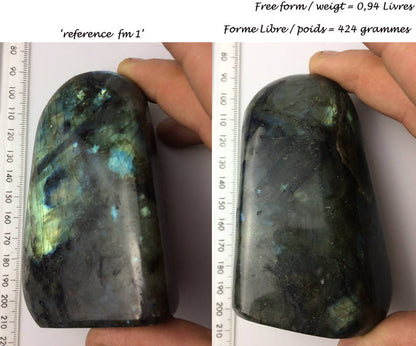 Labradorite, forme libre de qualité AAA, 95 x 60 x 30 mm - 424 grammes environ. Très belle qualité, parfait !