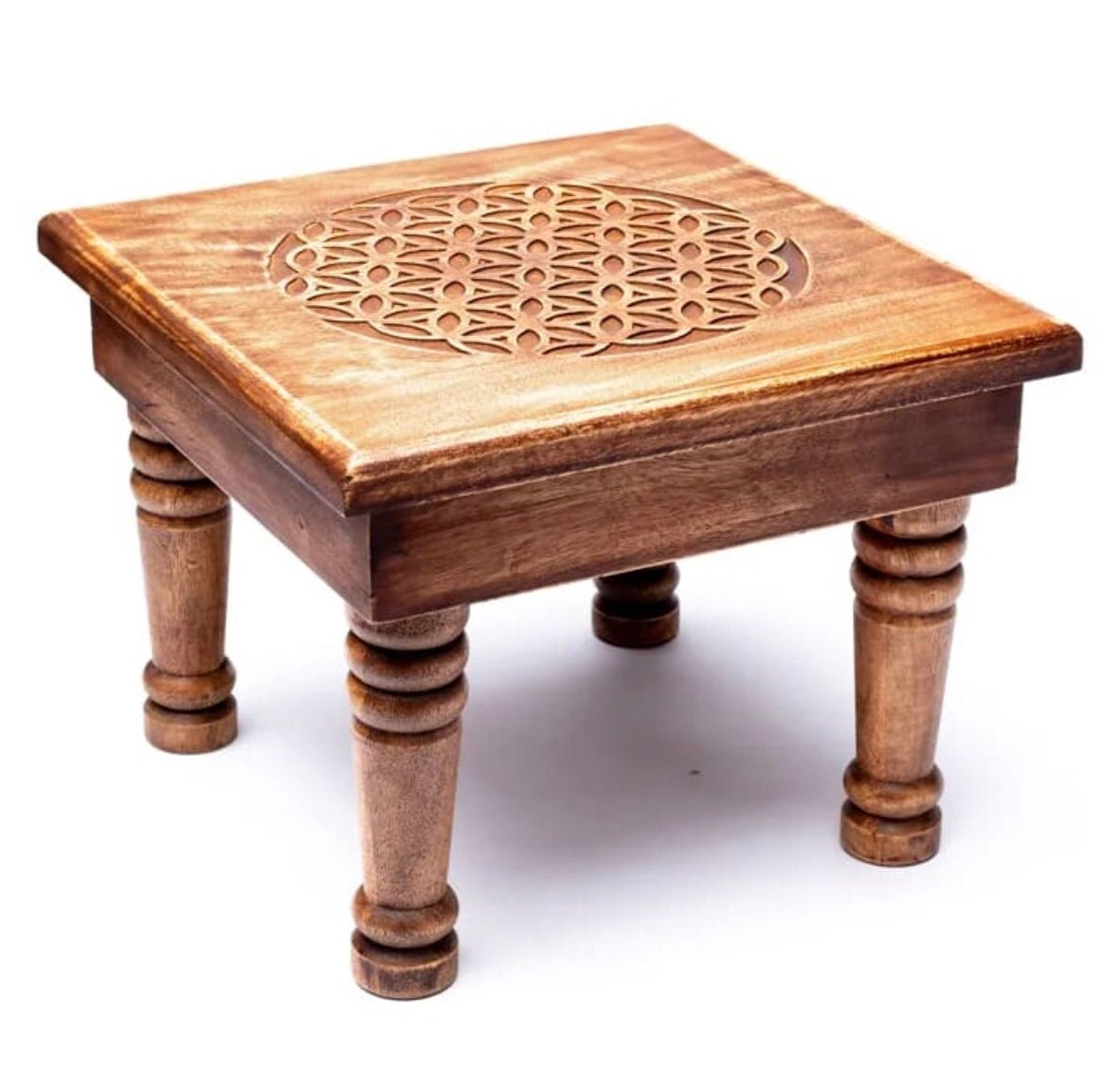 Table d'appoint/ Autel, en bois d'acacia avec motifs gravés de la 'fleur ou arbre de vie', 30X30X23 cm/ 2250 grammes. Haute qualité du symbole de la fleur de vie.  Fini avec un vernis à la cire. Assemblage facile avec les pieds à visser.