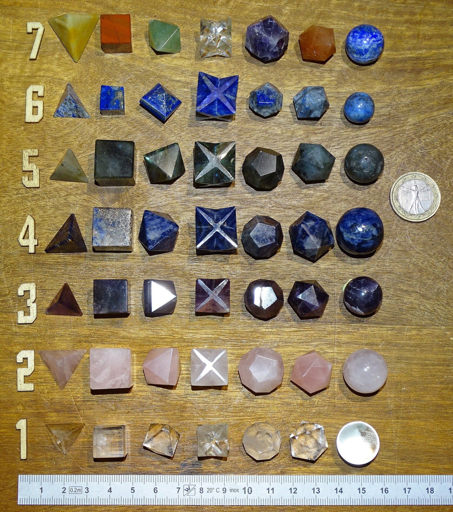 Solids/ Solides de Platon en lot de 7, type de pierres au choix. Dimensions des pièces : env. 1.3 à 1.7 cm (5 à 7 gr.). Parfait pour l'étude de la géométrie sacré et ses applications !