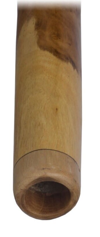 Didgeridoo en bois d'eucalyptus, 2 tailles au choix : 1,50 ou 1,73 m - 2,50 et 3,10 kgs. Accordage au choix, des sons dans les mediums basses incroyables, et housse inclus !