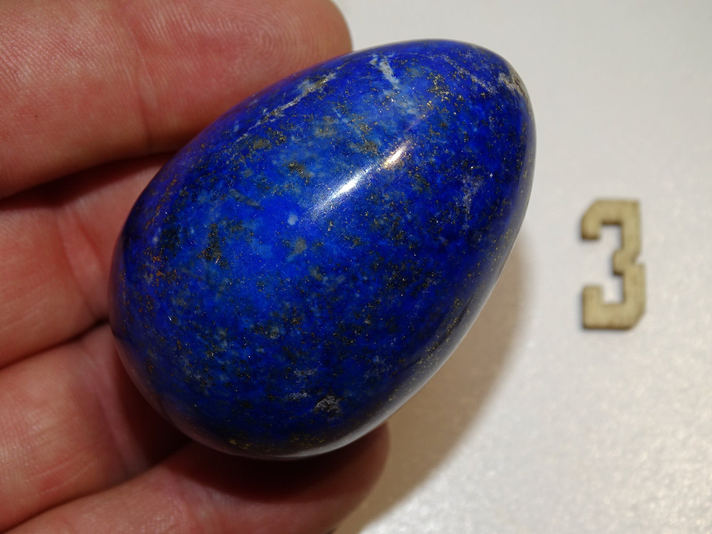 Sélection d'oeuf en lapis lazuli, de grammes,  4,3 à 7,5 centimètres de diamètre. Très belle qualité, parfait pour la lithothérapie, collection, exposition... !