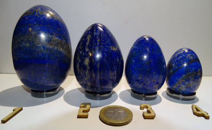 Sélection d'oeuf en lapis lazuli, de grammes,  4,3 à 7,5 centimètres de diamètre. Très belle qualité, parfait pour la lithothérapie, collection, exposition... !