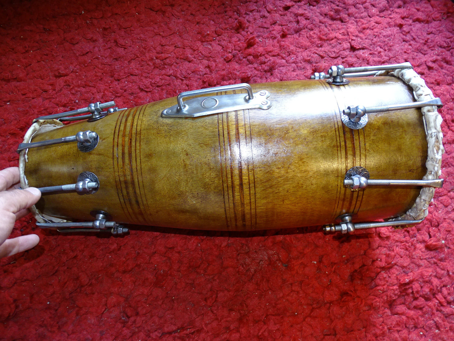 Percussion Indienne ancienne (Ancêtre du tabla), le Dholak, Mridangam, 53 centimètres de haut x 24 de diamètre. Superbe et admirable pièce, pour jouer, collection, exposition...