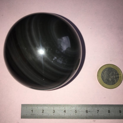 Sphère en Obsidienne 'Oeil Céleste', pièce unique de 65 millimètres - 232 grammes. La pierre des Mayas, hypnotisant et envoûtant ! Parfait pour la lithothérapie, collection, exposition...!