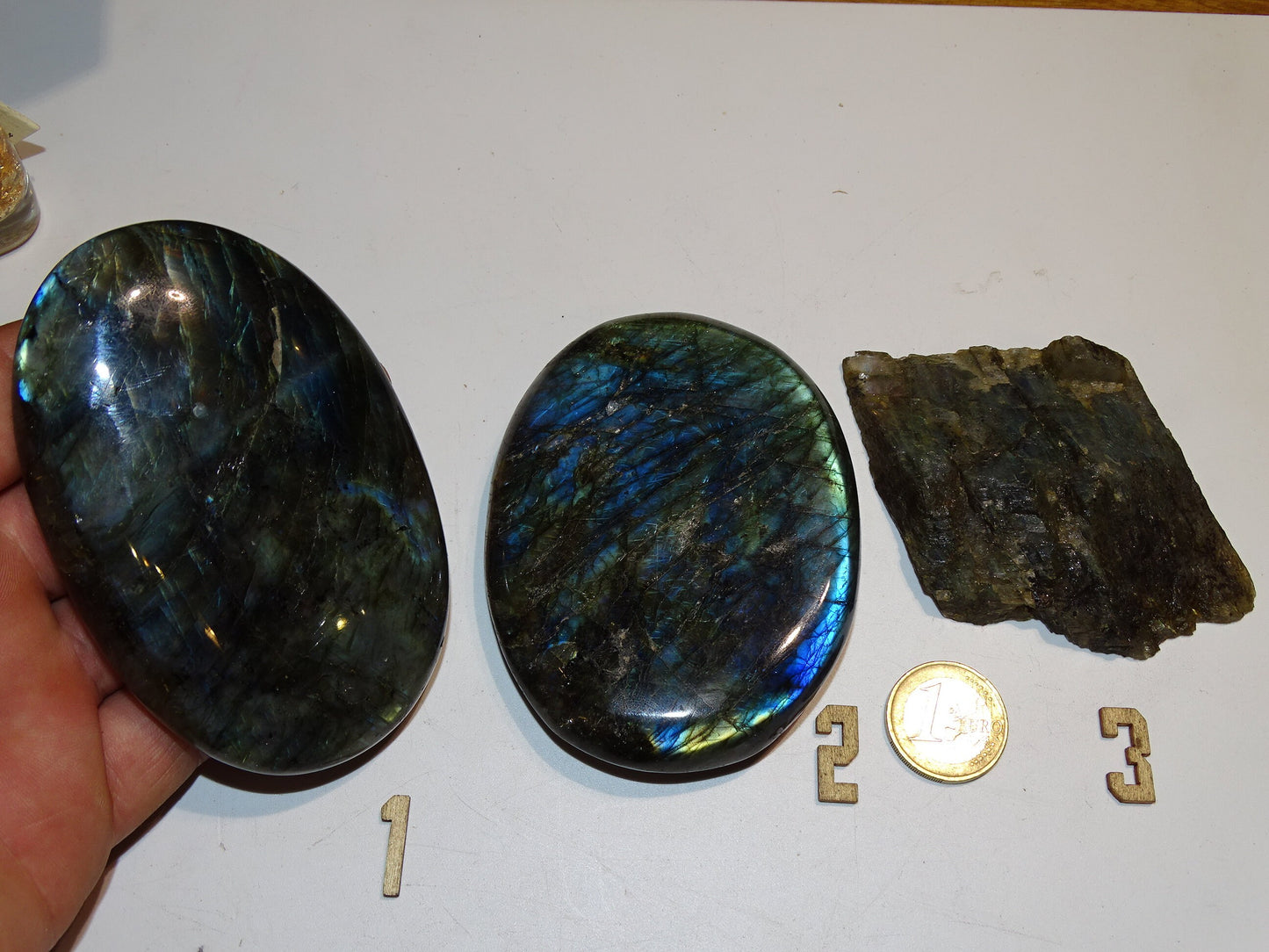 Labradorite, 2 pierres plates XL, modèles au choix, environ 10 x 65 x 23 mm - 225 grammes environ + 1 morceau brut 1 face polie. Très belle qualité, des reflets hologramme incroyable !