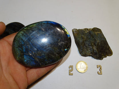 Labradorite, 2 pierres plates XL, modèles au choix, environ 10 x 65 x 23 mm - 225 grammes environ + 1 morceau brut 1 face polie. Très belle qualité, des reflets hologramme incroyable !