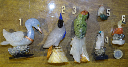 Sélection au choix de belles mini- sculptures d'oiseaux en pierres fines, cygne, perroquet, canard... fait main, très belles finitions ! De 3 à 9 centimètres !