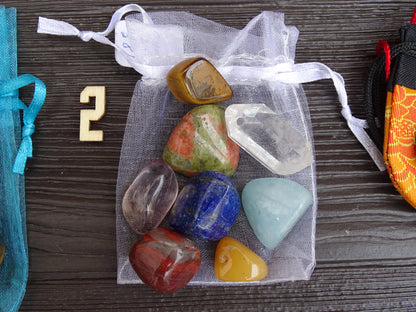 Création gem & Zen, sélection de kits 7 chakras avec housse. Chaque set est unique ! parfait pour débuter en lithothérapie, en cadeau ou en collection...