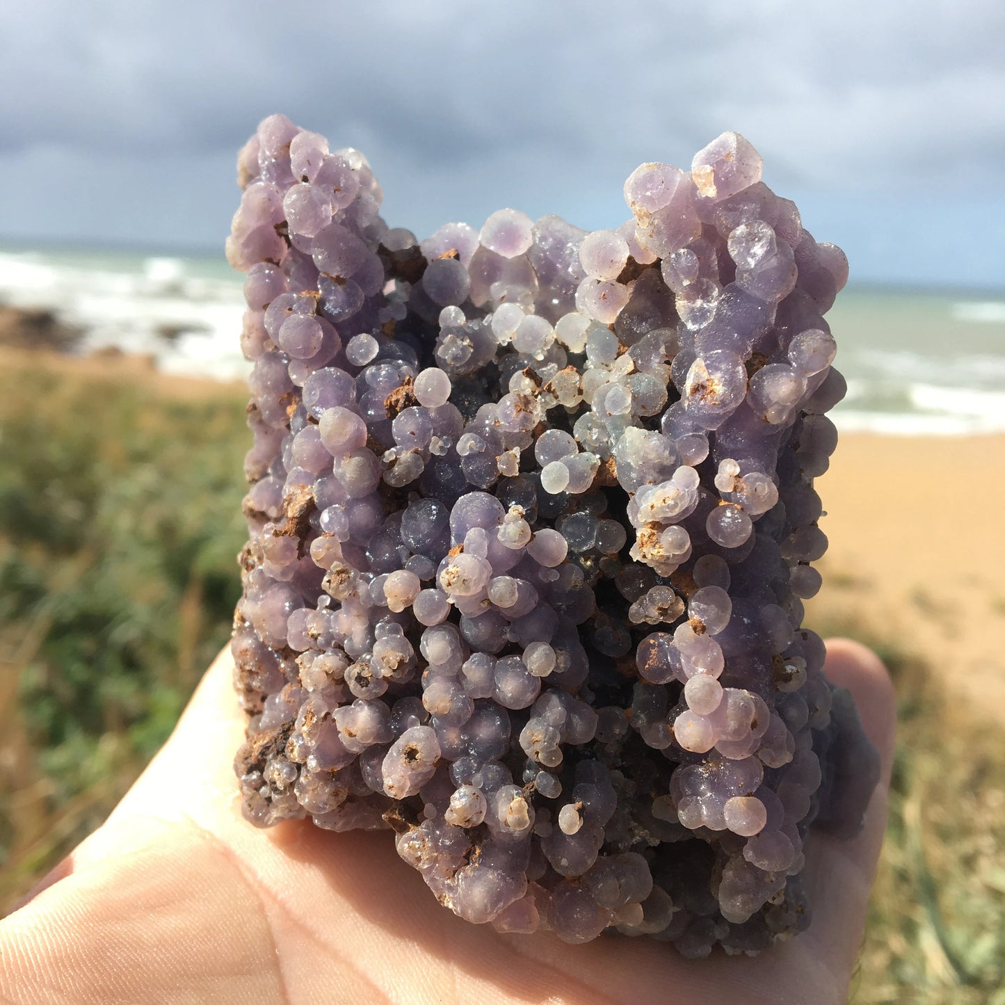 Agate botryoïde ou Agate 'raisin', magnifique pièce de 402 grammes / 12,5x10x5x8,5 cm. Superbe et surprenant spéciment brut et naturel ! Parfait en collection ,exposition...!