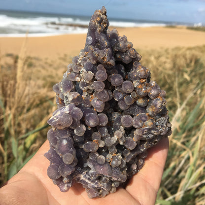 Agate botryoïde ou Agate 'raisin', magnifique pièce de 402 grammes / 12,5x10x5x8,5 cm. Superbe et surprenant spéciment brut et naturel ! Parfait en collection ,exposition...!