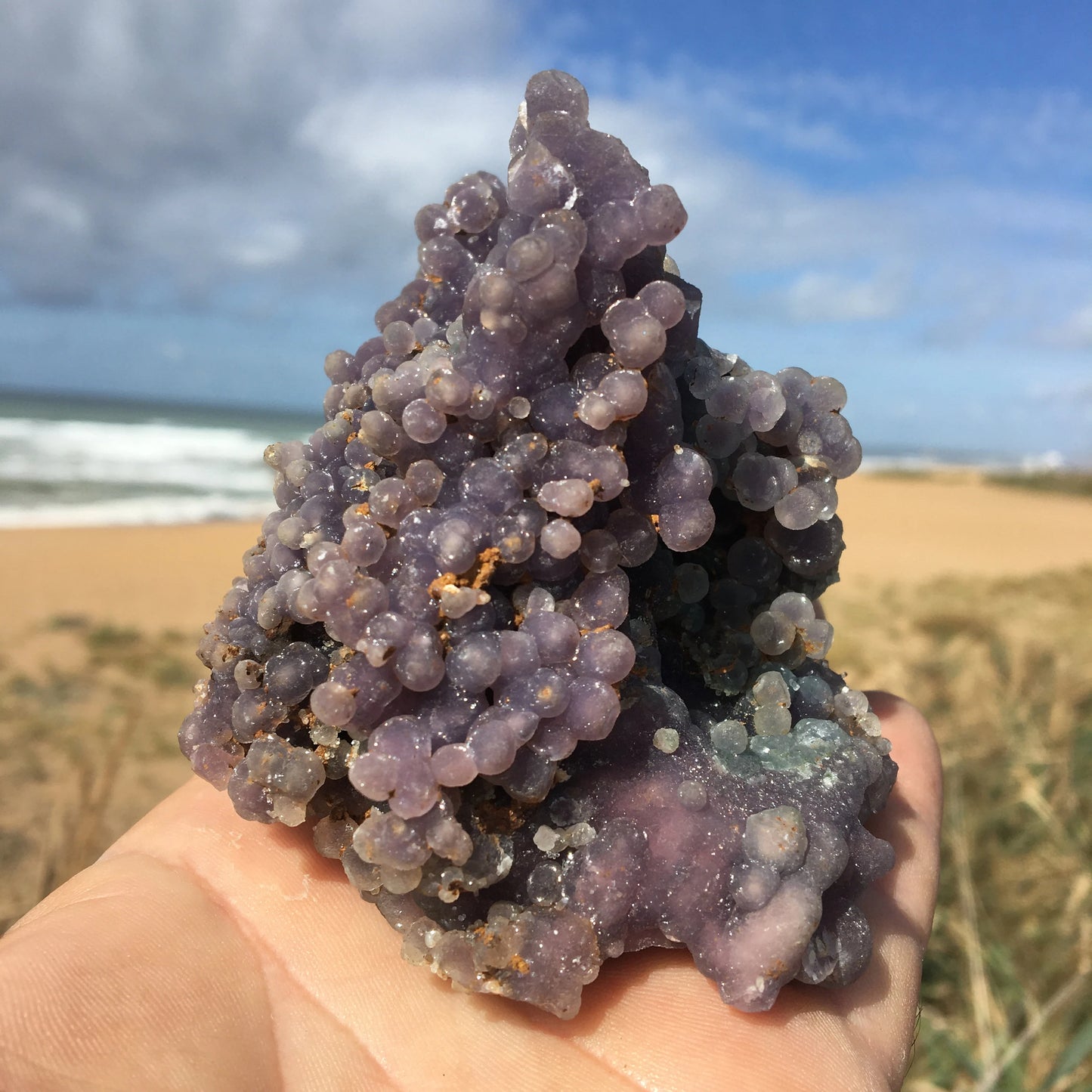 Agate botryoïde ou Agate 'raisin', magnifique pièce de 402 grammes / 12,5x10x5x8,5 cm. Superbe et surprenant spéciment brut et naturel ! Parfait en collection ,exposition...!