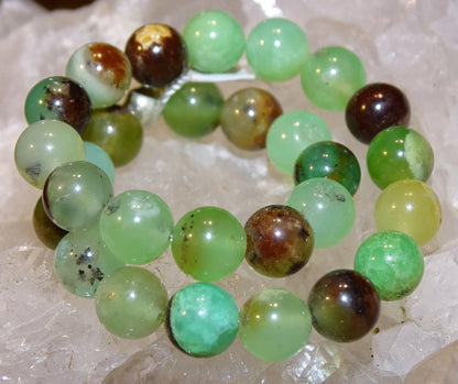 Chrysoprase, perles rondes de 6 et 8 mm, vendu en : fil de perle 38/39 cm, en bracelet de 17 à 21cm, en collier de 45 ou sautoir de 60cm. Qualité AA à AAA, superbes perles, parfait !