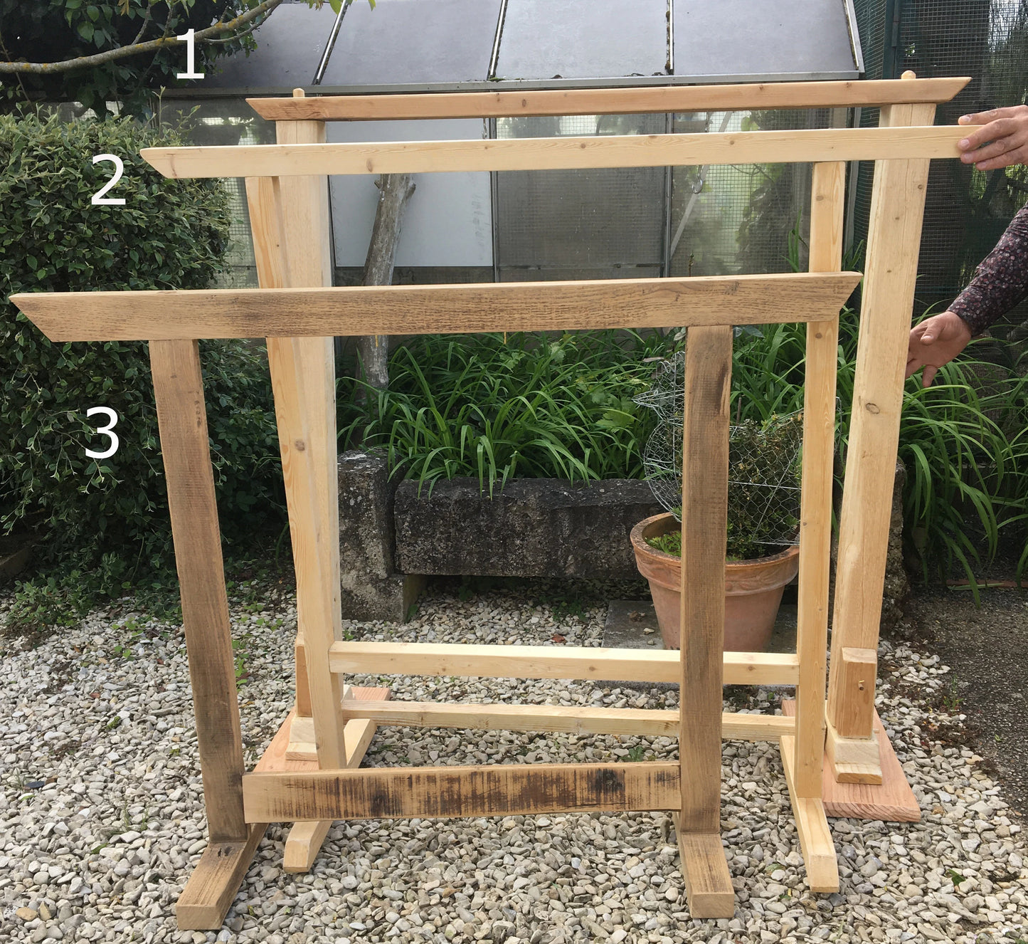 Supports en bois, pour gong ou tambour de 30 jusqu'à 100 cm. 3 modèles au choix, 2 finitions 'mate' ou 'brillante'. ± sur mesure de 30 à 100 centimètres* - Poids !: ± 3 à 8 kg.