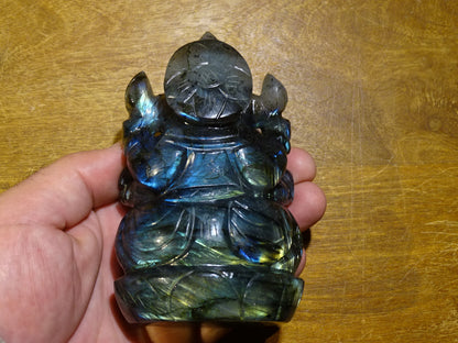 Ganesh en pierre de 'labradorite', fait main, taille de 115 millimètres de hauteur x 85 x 48 - 510 grammes. Superbe pièce aux reflets bleutés incroyable pour  1 divinité Hindouiste éternelle !