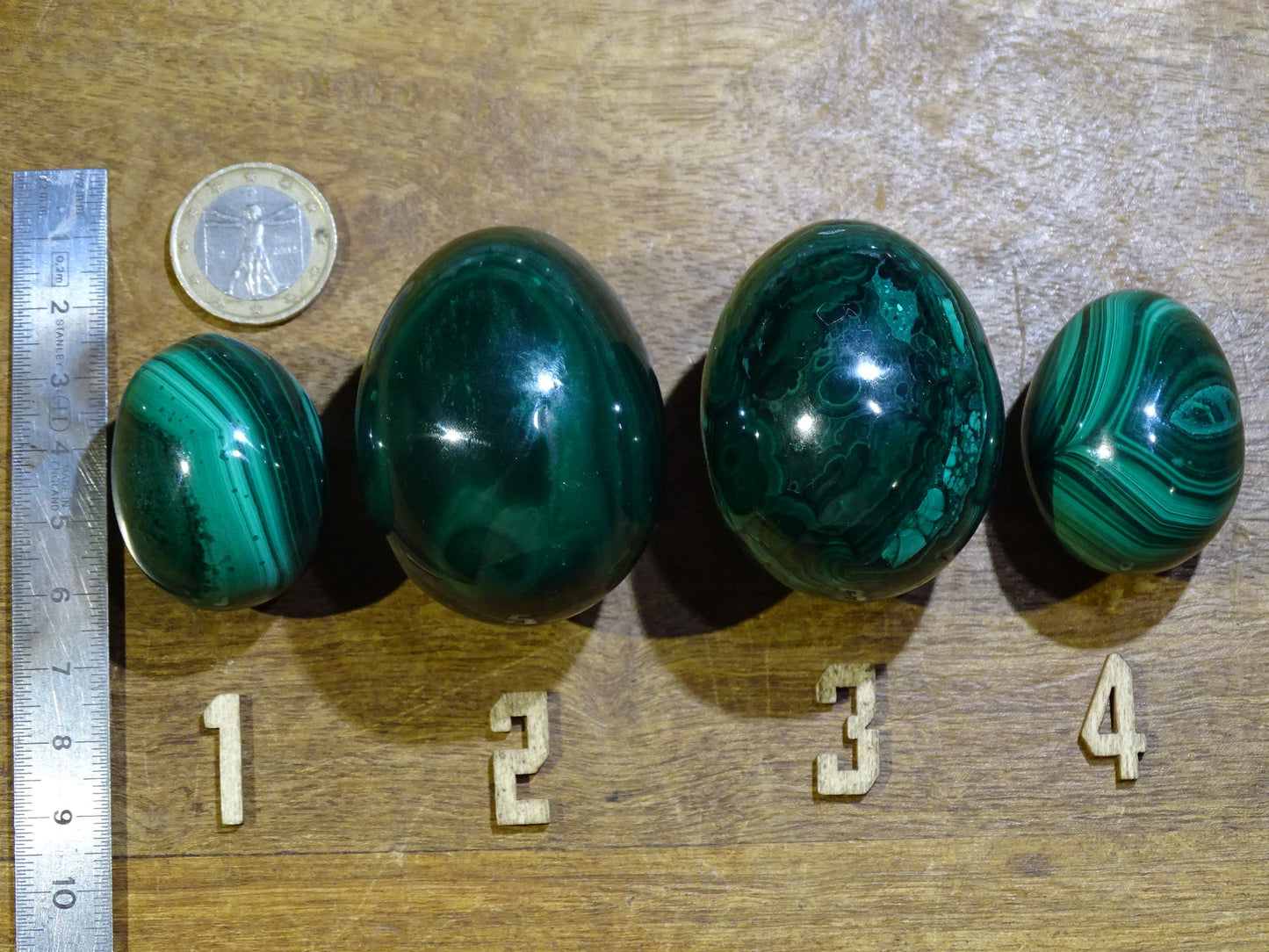 Sélection d'oeuf en malachite, de 57 à 177 grammes, de 35 à 50 millimètres de diamètre. Très belle qualité, parfait pour la lithothérapie, collection, exposition... !