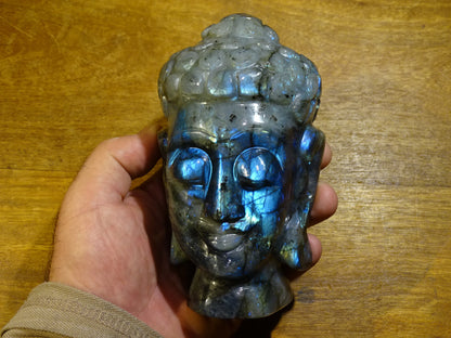 Sculpture de Bouddha en labradorite de qualité supèrieure, fait à la main, 15 centimètres de haut x 8 x 8 de large. Reflets bleutés incroyables, superbes pièces ! Parfait dans une salle de Méditation, Autel, Collection, Exposition...