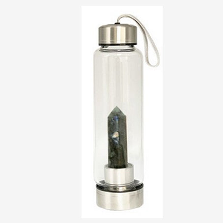 Sélection de bouteilles en verre et acier inoxydable pouvant contenir jusqu'à 550 ml. Pour fabriquer des élixirs ou dynamiser l'eau avec une véritable pierre, au choix : d'Améthyste, Labradorite, œil de tigre ou Cristal de roche. Vendu avec housse !