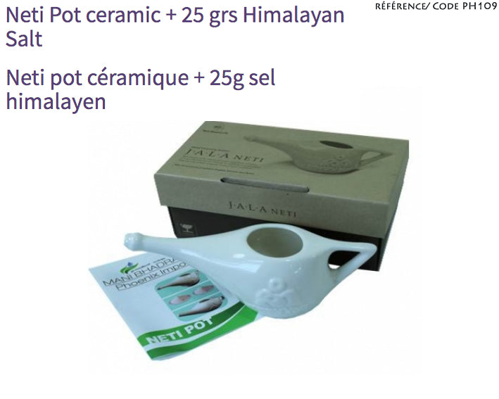 Le Neti Pot est un petit pichet de plastique à remplir avec de l'eau salée puis à vider dans les voies nasales pour les nettoyer. 1 modèle en céramique et 1 en P.v.c. Un lavage du sinus est recommandé pour hygiène quotidienne. Reconnu et efficasse !