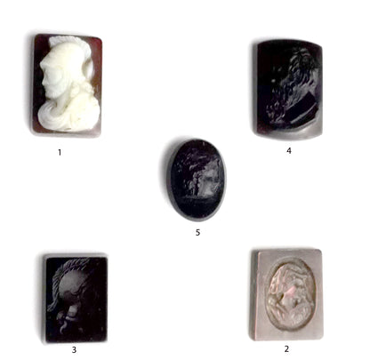 Cabochons/ 'Camée' ou 'Caméo', 5 pièces au choix, ancien et authentique fait en Onyx, véritable oeuvre d'art, gravure d'une précision ultime. 14 x 10 millimètres x 0,3 d'épaisseur. Parfait en collection, exposition, bijouterie...